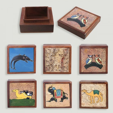 Boîte en bois couvercle Pierre savon assort. Modèles 9x9 cm