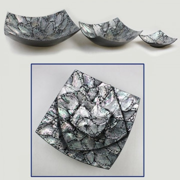 Set of 3 Paua and resin trays.. Model elo Cu