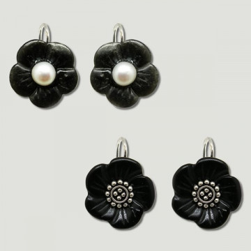 AJEDREZ silver earrings. Flower Onyx