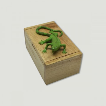 Caja madera rectangular Iguana. 7x12cm