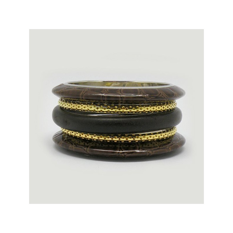 Conjunto de 5 Pulsera etnica marron y metal. Model Conjunto de 5 Pulsera etnica marron y metal. Model