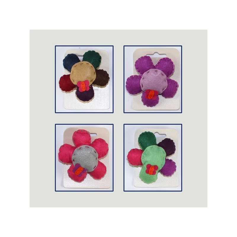 Broche fieltro. Modelo Flor con mariposa Broche fieltro. Modelo Flor con mariposa