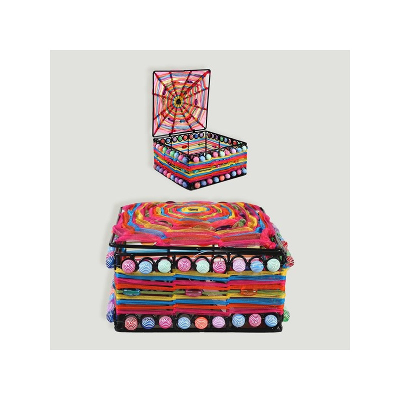 Caja metalica decorativa con cintas 15x15x9cm Caja metalica decorativa con cintas 15x15x9cm
