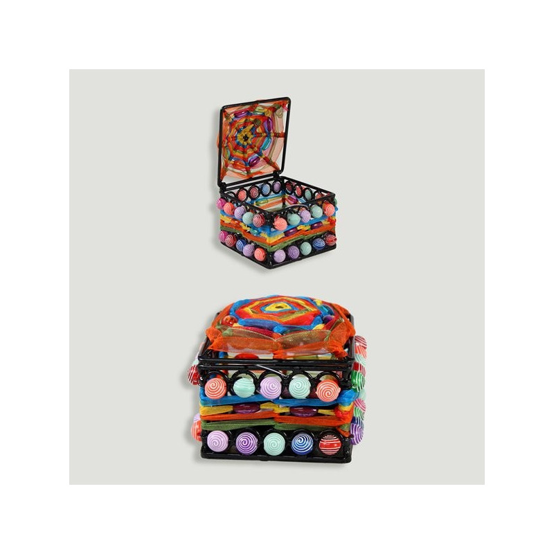 Caja metalica decorativa con cintas 8x8x6cm Caja metalica decorativa con cintas 8x8x6cm