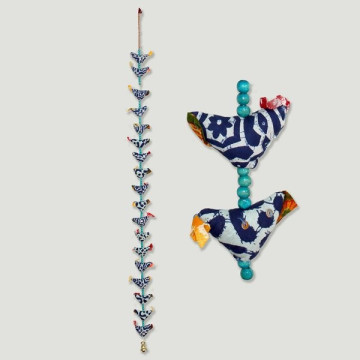 Movil 18 Pollos tela azul. 110cm