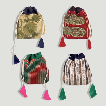 Sac bourse coton. Couleurs assorties. 10x11cm