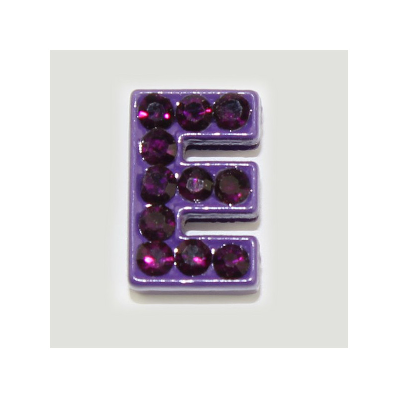 Gancho 27 – Letra cristal E. Colores surtidos. Gancho 27 – Letra cristal E. Colores surtidos.