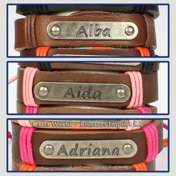 Gancho 01 – Pulsera piel con nombre. Letra A: Alba, Aída y Adriana. 