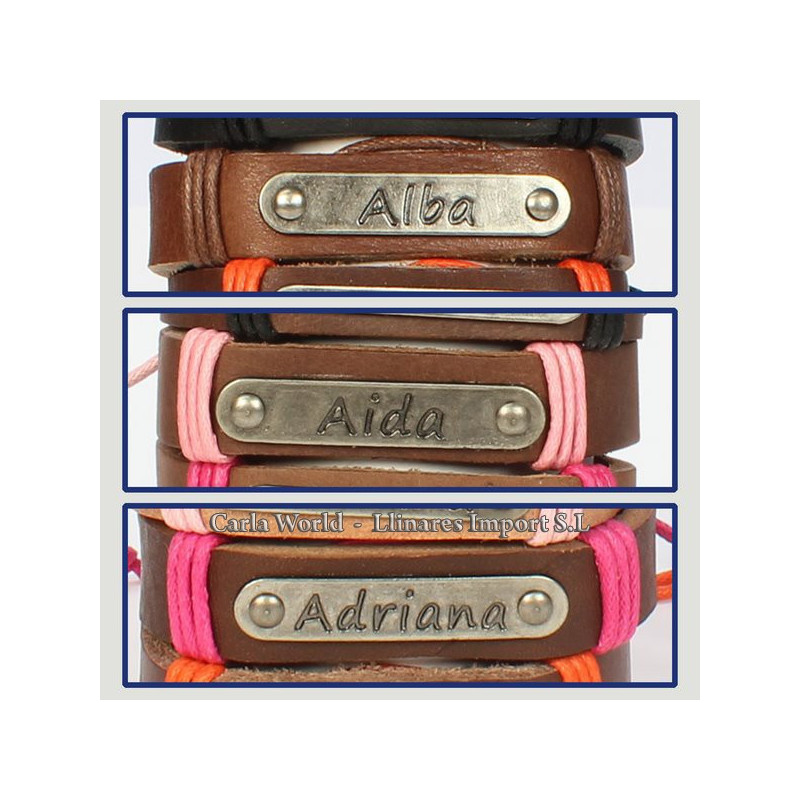 Gancho 01 – Pulsera piel con nombre. Letra A: Alba, Aída y Adriana. Gancho 01 – Pulsera piel con nombre. Letra A: Alba, Aída y Adriana.