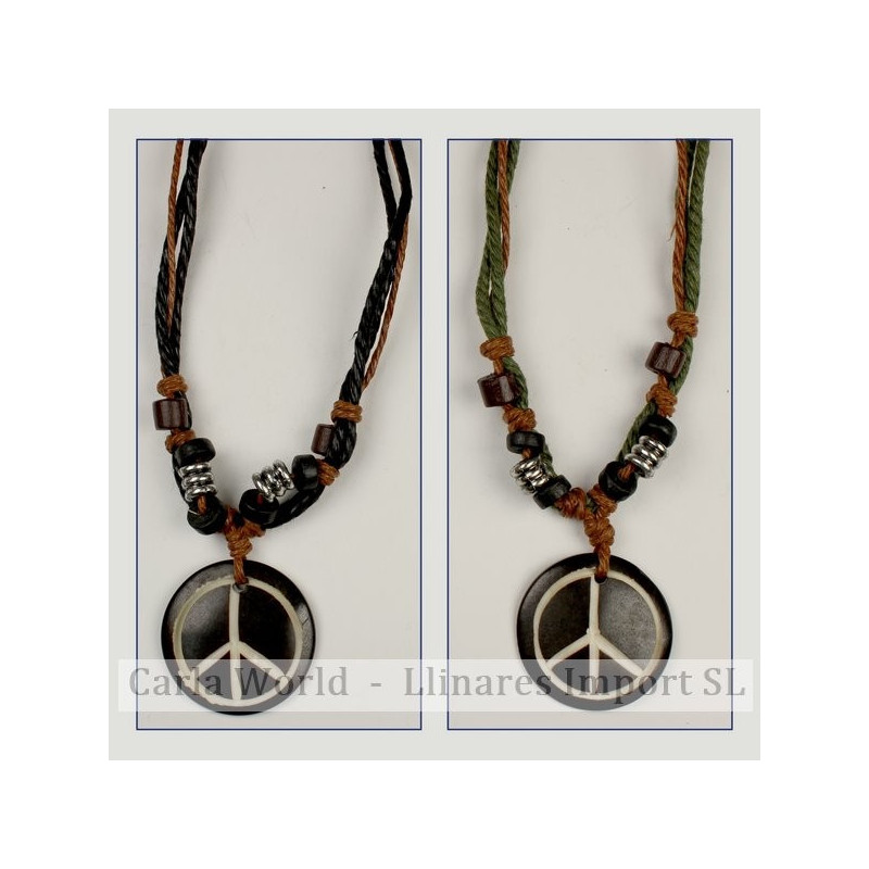 Gancho 18 – Colgante hueso con cordón de nudo corredizo. Modelo paz. Gancho 18 – Colgante hueso con cordón de nudo corredizo. Modelo paz.