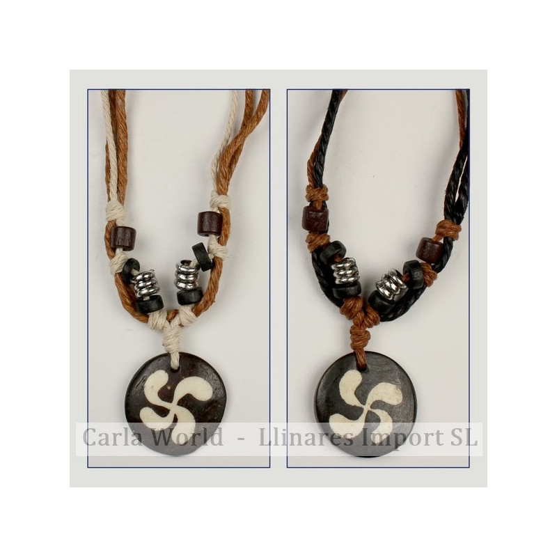 Gancho 20 – Colgante hueso con cordón de nudo corredizo. Modelo Lauburu. Gancho 20 – Colgante hueso con cordón de nudo corredizo. Modelo Lauburu.