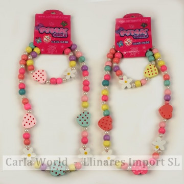 Gancho 21 – Conjunto collar/pulsera de madera colores surtidos. Modelo corazón y margarita