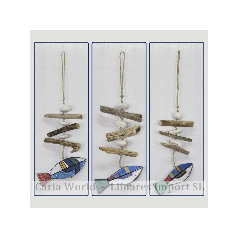 Mobile en bois 3 poissons avec des troncs. Couleurs assorties 40cm Mobile en bois 3 poissons avec des troncs. Couleurs assorties 40cm