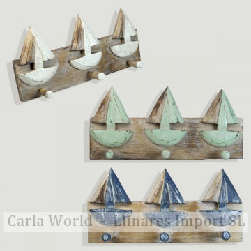 Triple wooden hanger Sailboats. Assorted colors. 32x16cm