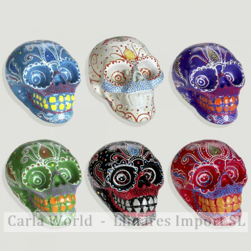 Skull painted resin. Assorted colors. 12x8cm