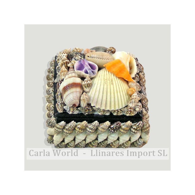 Caja nácar con conchas. Modelo cuadrada. 6cm aprox. Caja nácar con conchas. Modelo cuadrada. 6cm aprox.