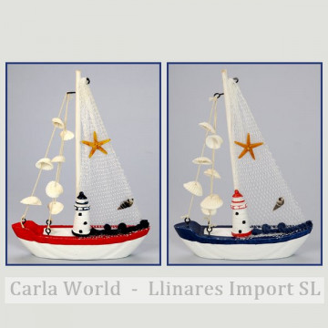 Wooden boat. White and striped. Assorted. 16x22cm