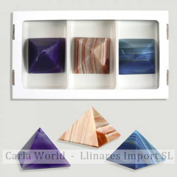 Pyramide. Couleurs assorties d'agate. 150-180gr. 