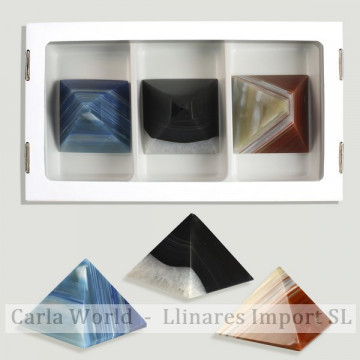 Pyramide. Couleurs assorties d'agate. 200-220gr. 