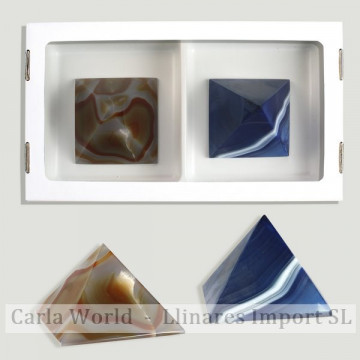 Pyramide. Couleurs assorties d'agate. 240-260gr. 