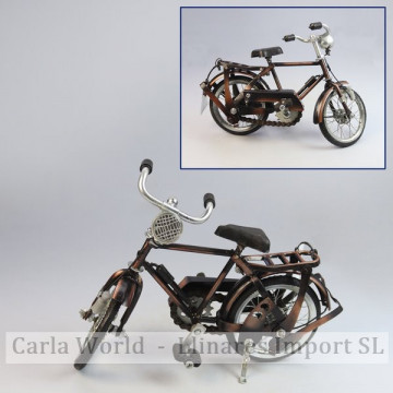 Motocicleta metal hombre. 22,5x15,5x10cm aprox