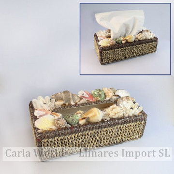 Caixa de lenços de papel com conchas 24x13x10cm.