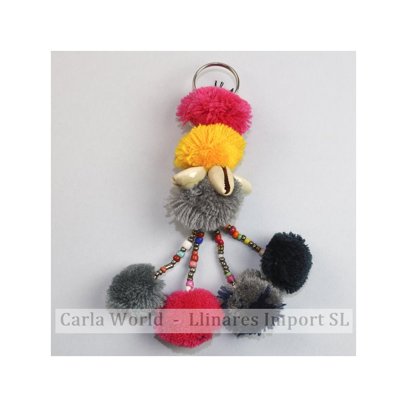 GANCHO 02. Diversos chaveiros com pompom / conchas. GANCHO 02. Diversos chaveiros com pompom / conchas.