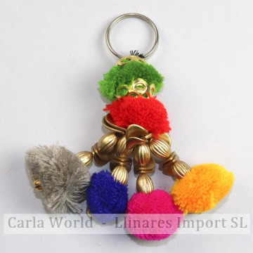 HOOK 03. Assorted pompom / shells keyrings.