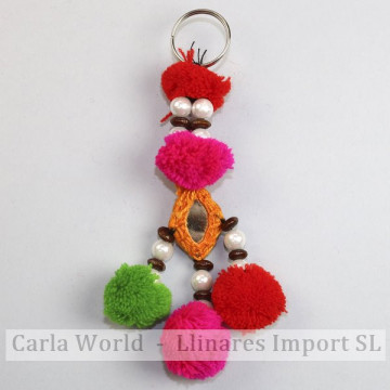 HOOK 06. Assorted pompom / shells keyrings.