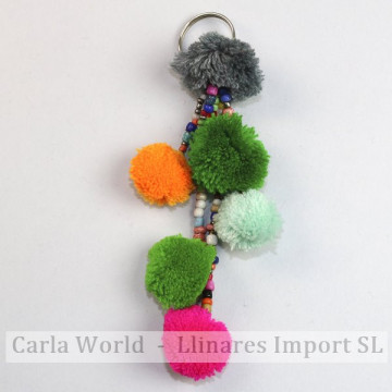 HOOK 09. Assorted pompom / shells keyrings.