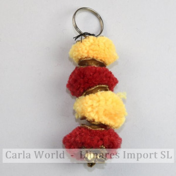 HOOK 10. Assorted pompom / shells keyrings.