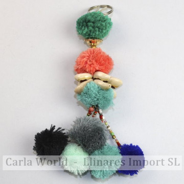 HOOK 11. Assorted pompom / shells keyrings.