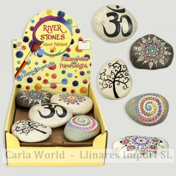 RIVER STONES. Piedra pintada. Modelo mandala. 10cm.