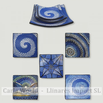 Set of 3 square terracotta bowls. Painted blue dots. 24/20 / 15cm.