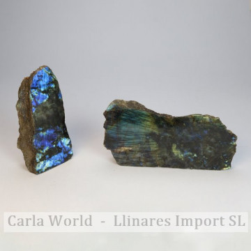 Labradorite 1 polished face. Cut base. 500-600gr.