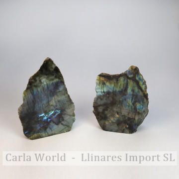 Labradorite 1 polished face. Cut base. 600-700gr.