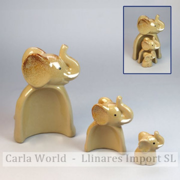 Set family 3 Elephants. Ceramics. 12x16 / 8x10 / 5x5,5cm.