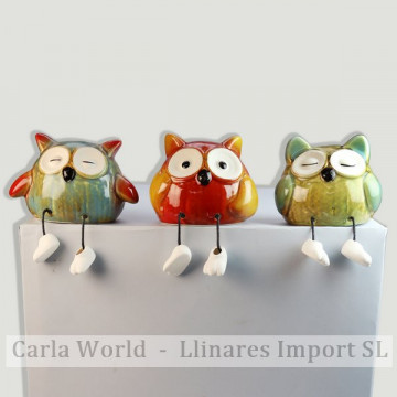 Hanging legged owl. Ceramics. Assorted colors. 10x8x8cm.