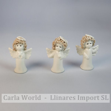 Ceramic standing angel. Assorted models. 6x3,5x9cm.