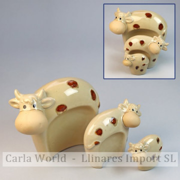 Set family 3 cows. Ceramics. 15x13cm / 10x9,5cm / 6x5cm.