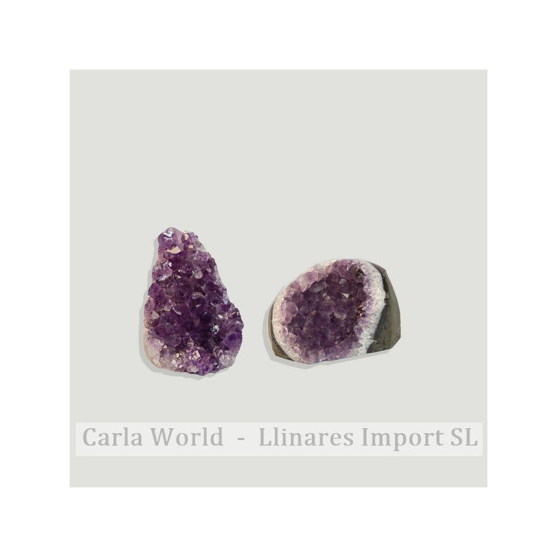 Extra Uruguay Amethyst with cut base. 250-350gr. Extra Uruguay Amethyst with cut base. 250-350gr.