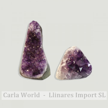 Extra Uruguay Amethyst with cut base. 550-700gr.