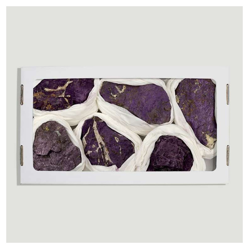 Purple box. 1.5kg approx. 26x14cm. Purple box. 1.5kg approx. 26x14cm.
