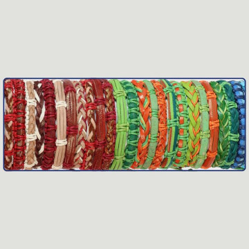 GANCHO 08. Pulsera cuero/cordón surtido. 