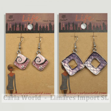 Hook 98 - Metal earring. Diamond patterns. Assorted colors.