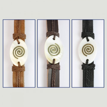 Hook 23. “Carla Mandala” leather bracelet.