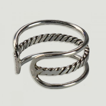 Bague en argent. Modèle rigide ouvert à 3 anneaux.