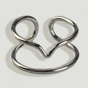 Silver ring. Rigid open 1 point model.