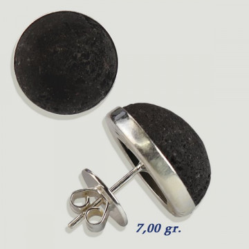 Brincos cabochão de prata. Lava Negra. 16x16mm. (PREÇO POR GRAMA)