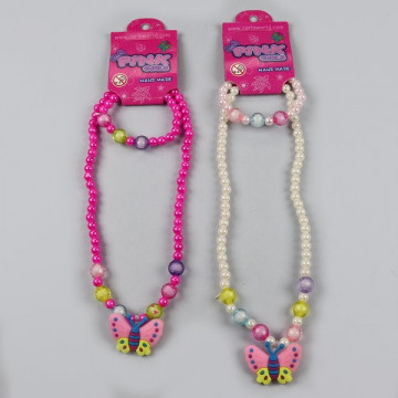 HOOK 30 - Plastic necklace / bracelet set. Model butterfly